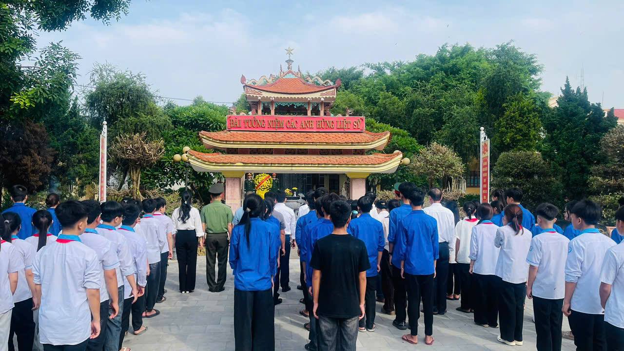 Anh-tin-bai